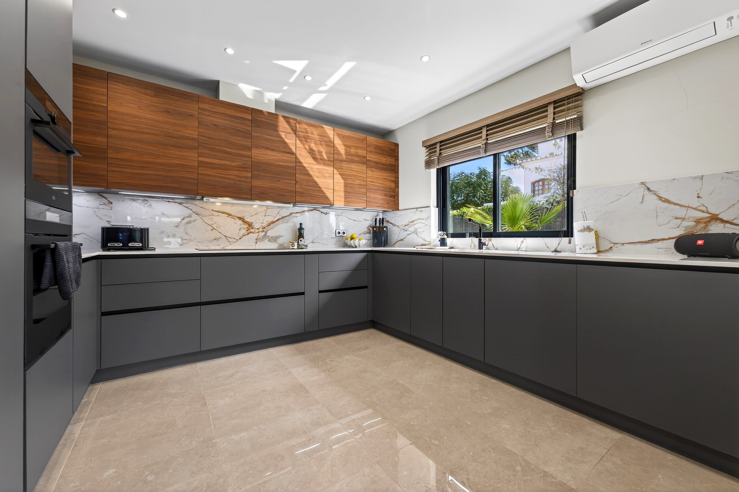 LivingPINO crea cocinas abiertas e integradas para un exclusivo complejo en Portugal