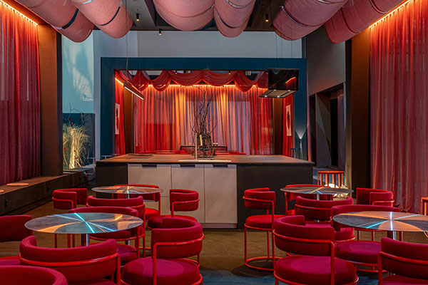 DAKE particip ó en Marbella Design & Art 2026 con BLANCO, NOVY y STEEL.