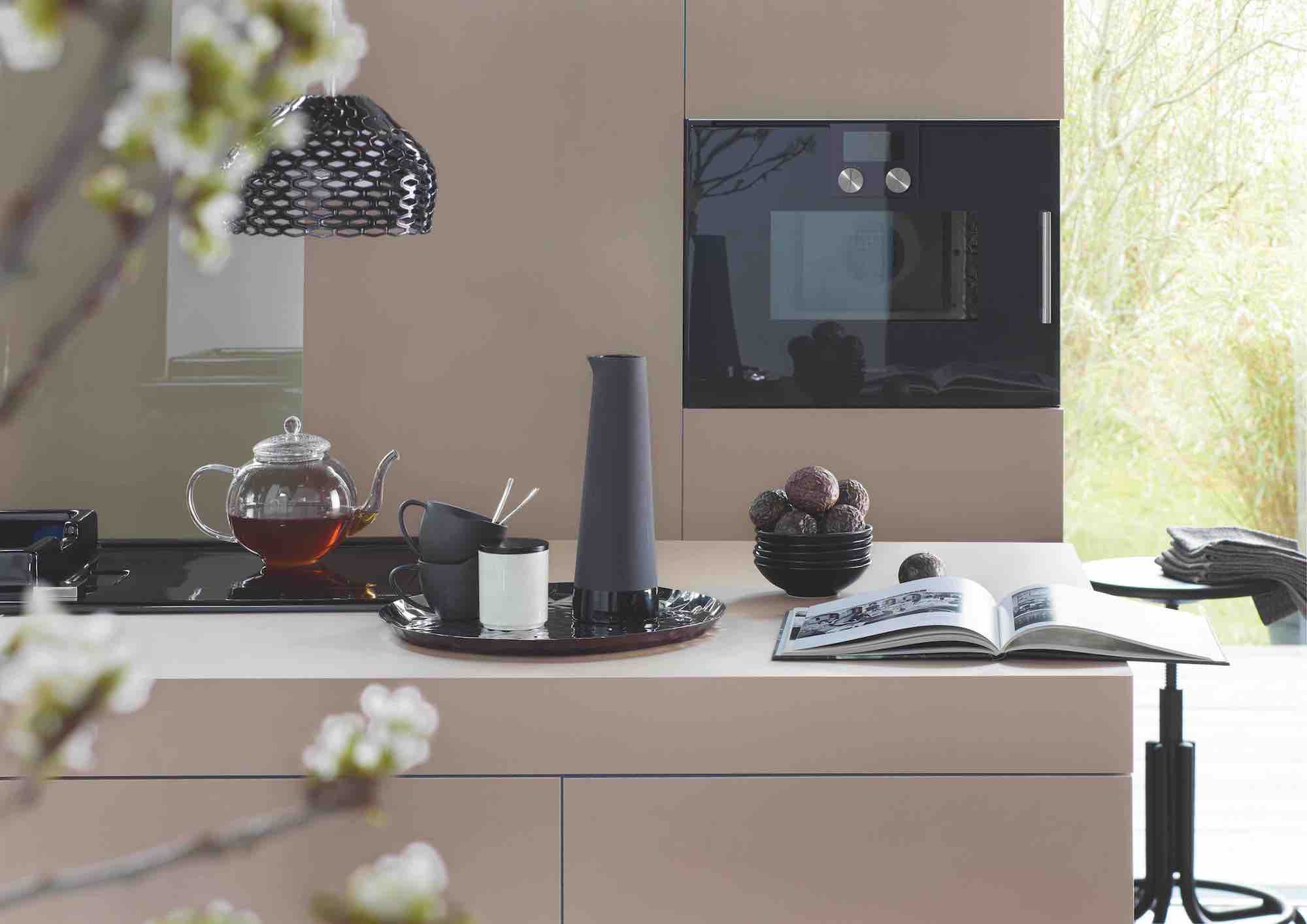 RAUKANTEX pro de REHAU Interior Solutions: el canto láser sin juntas que redefine la calidad del mobiliario contemporáneo